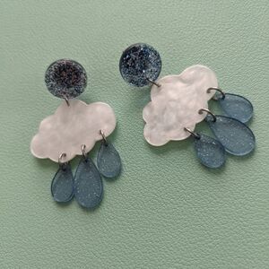 Stud earrings (3 pairs for 15$)